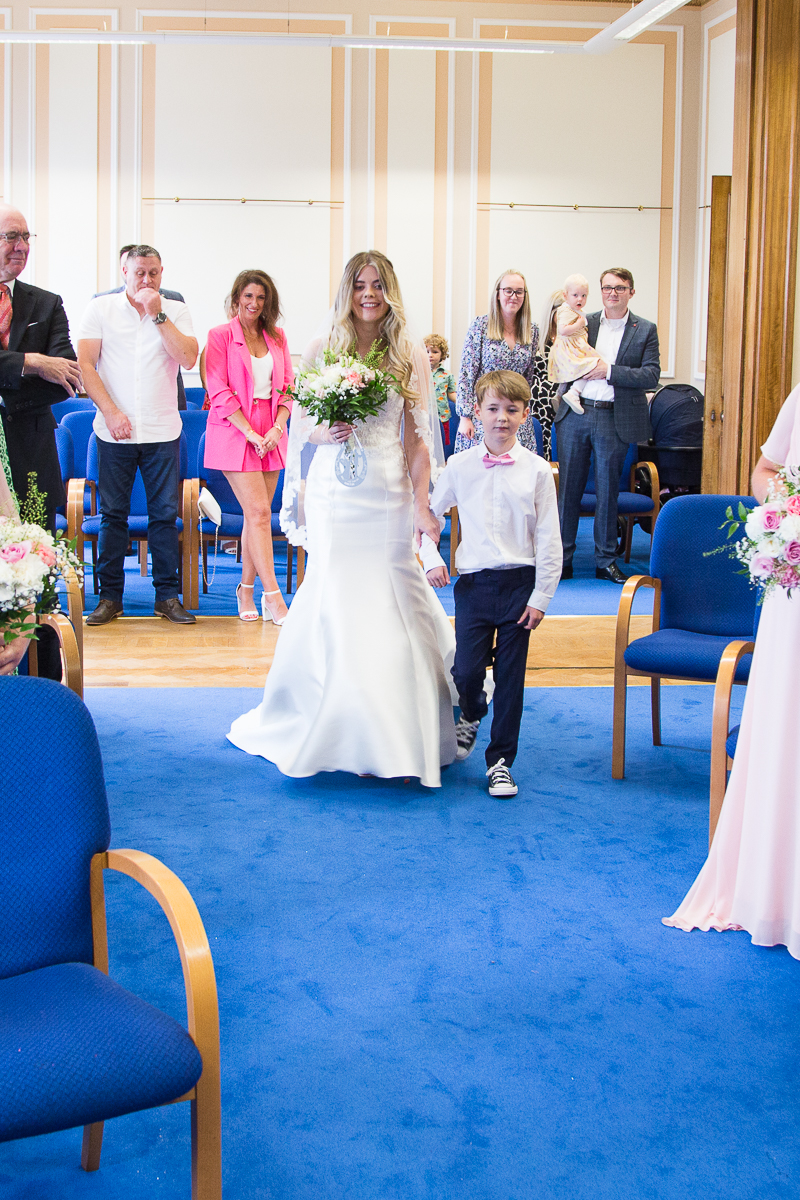 The wedding ceremony at Barnsley Town Hall by Wedding Photographer South Yorkshire